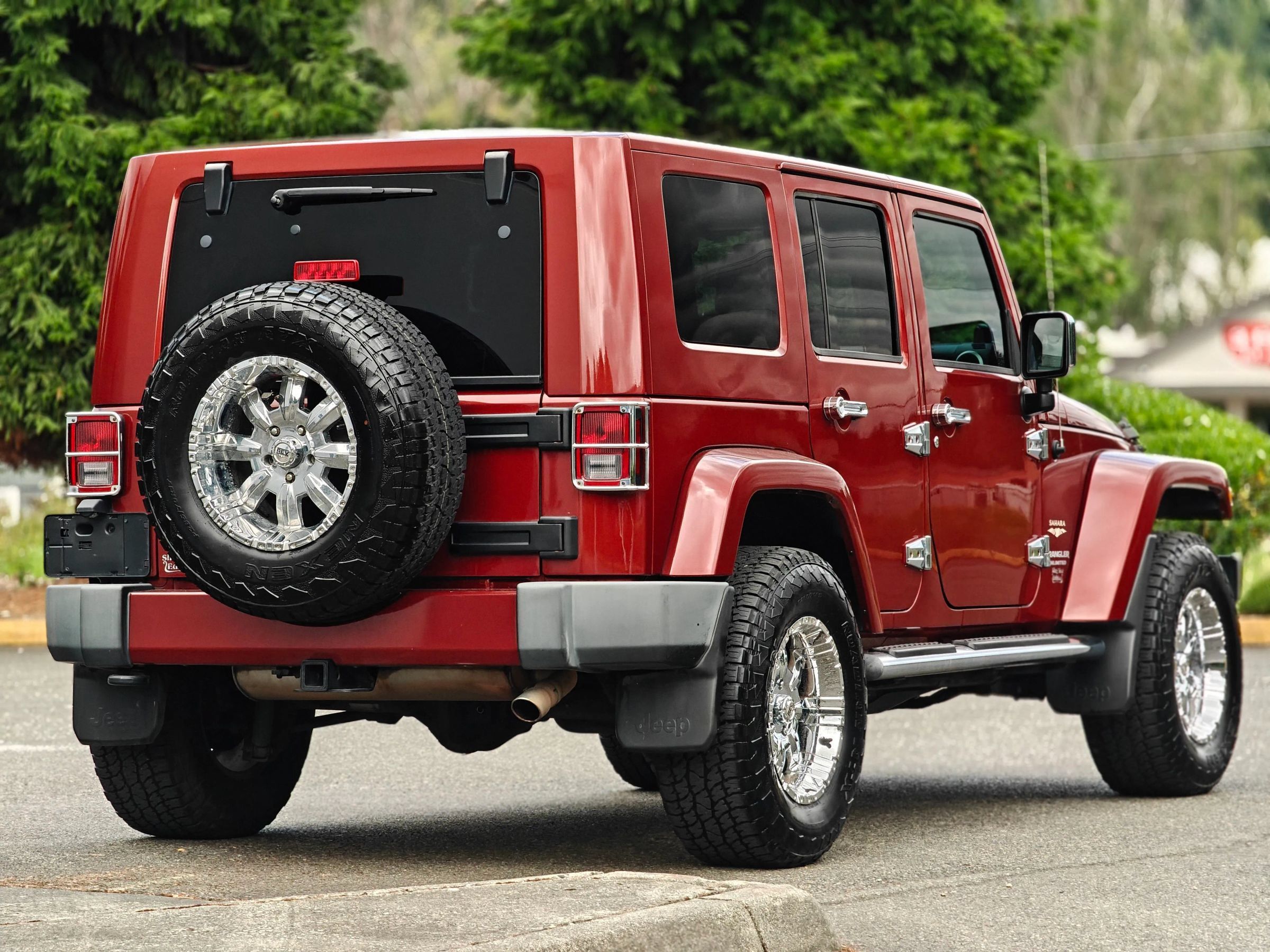 Used 2009 Jeep Wrangler Unlimited Sahara w/ Trailer Tow Group AWD/4WD image 7