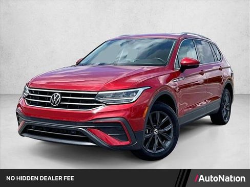 Used 2023 Volkswagen Tiguan SE FWD image 1