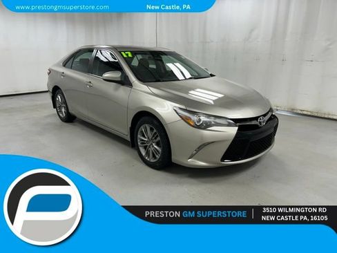Used 2017 Toyota Camry SE FWD image 1
