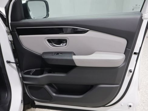 Used 2025 Honda Pilot Touring image 23