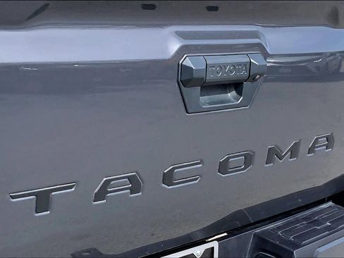 Used 2025 Toyota Tacoma SR5 image 30