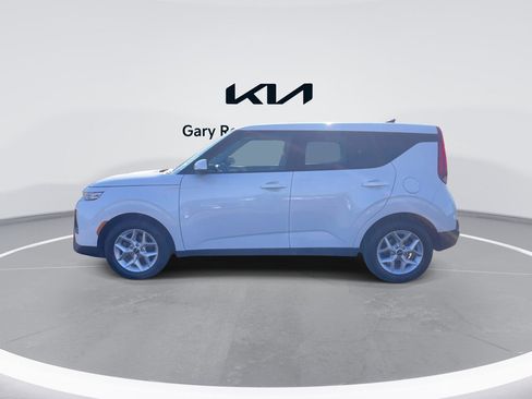 Certified 2022 Kia Soul LX w/ Technology Package image 5