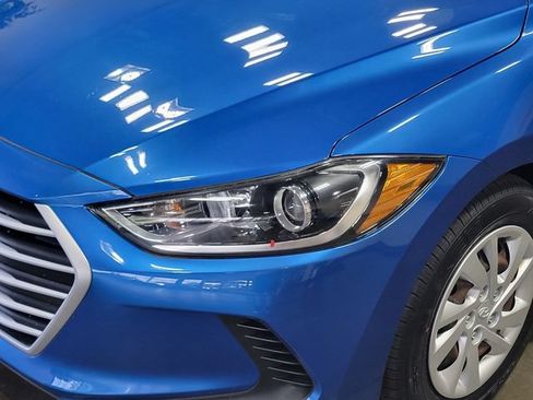 Used 2018 Hyundai Elantra SE w/ Cargo Package FWD image 9