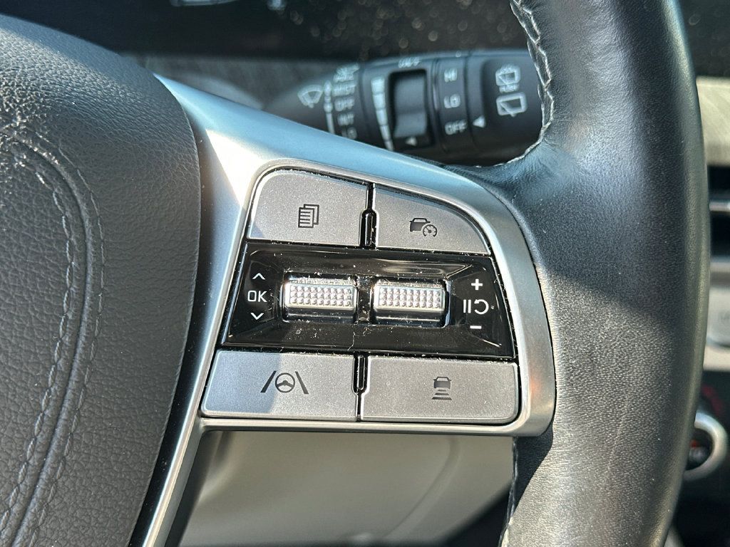 Certified 2025 Kia Telluride EX w/ EX Captain's Chair Package AWD/4WD image 28