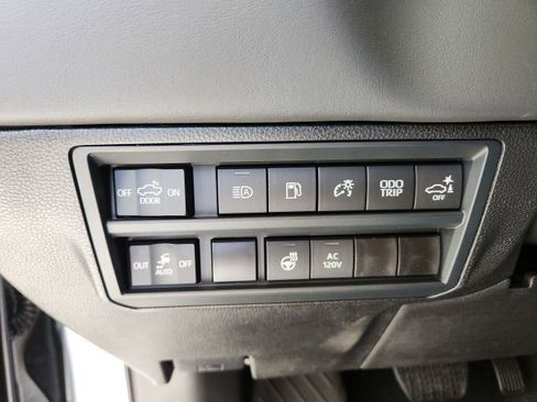 New 2026 Toyota Tundra Platinum AWD/4WD image 18