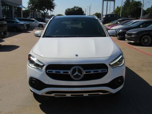Used 2022 Mercedes-Benz GLA 250 4MATIC w/ Premium Package Lite image 2