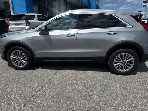 Used 2024 Cadillac XT4 Premium Luxury w/ Technology Package FWD image 8