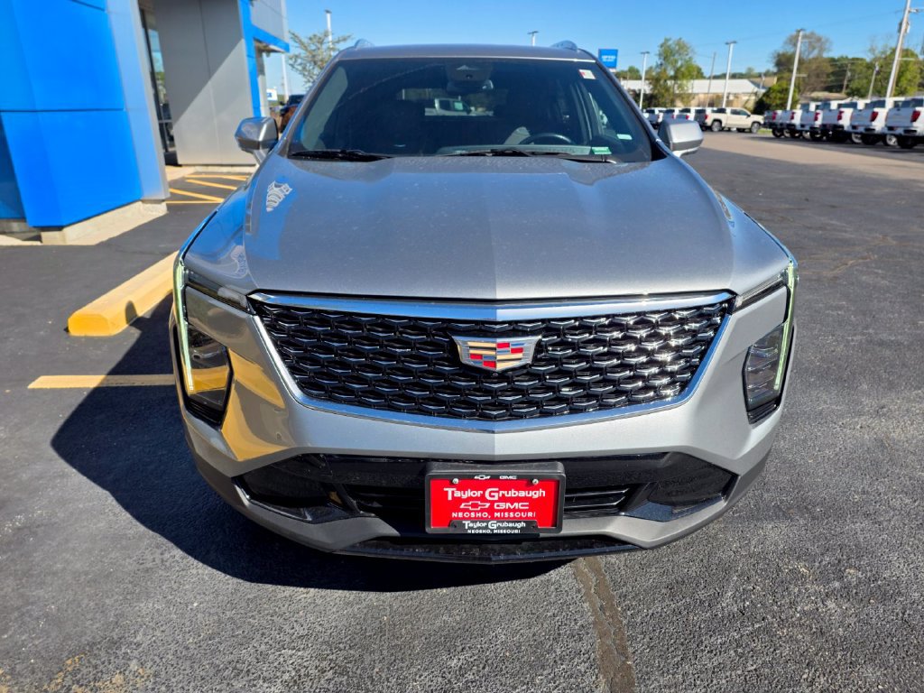 Used 2025 Cadillac XT4 Premium Luxury AWD/4WD image 3