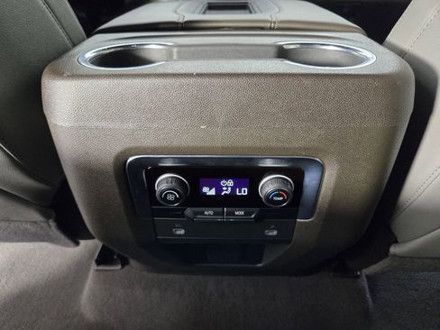 Used 2023 Chevrolet Tahoe Z71 image 32