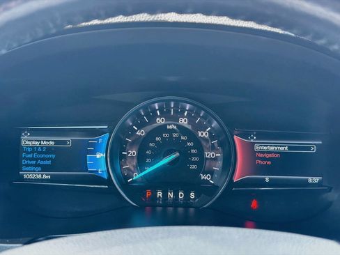 Used 2017 Ford Explorer XLT w/ Equipment Group 202A FWD image 12