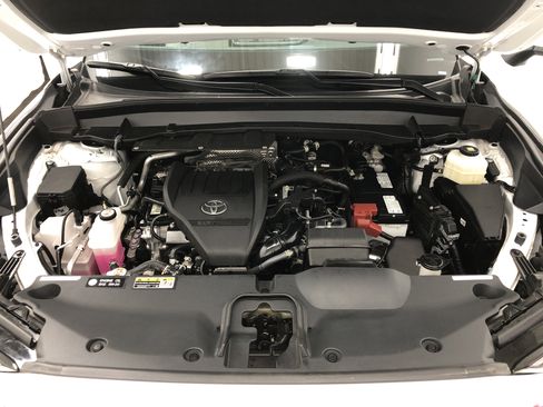 Used 2024 Toyota Grand Highlander XLE image 6