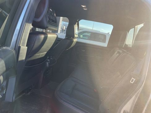 Used 2023 Nissan Titan PRO-4X w/ Pro-4x Convenience Package image 7