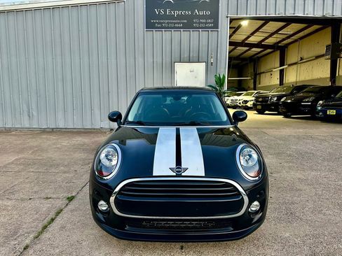 Used 2019 MINI Cooper 4-Door Hardtop FWD image 1