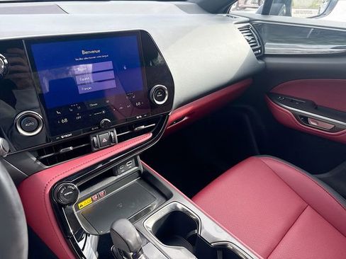 Used 2025 Lexus NX 250 FWD w/ Towing Package (2000 Lbs) image 27