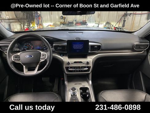 Used 2020 Ford Explorer XLT w/ Equipment Group 202A AWD/4WD image 18