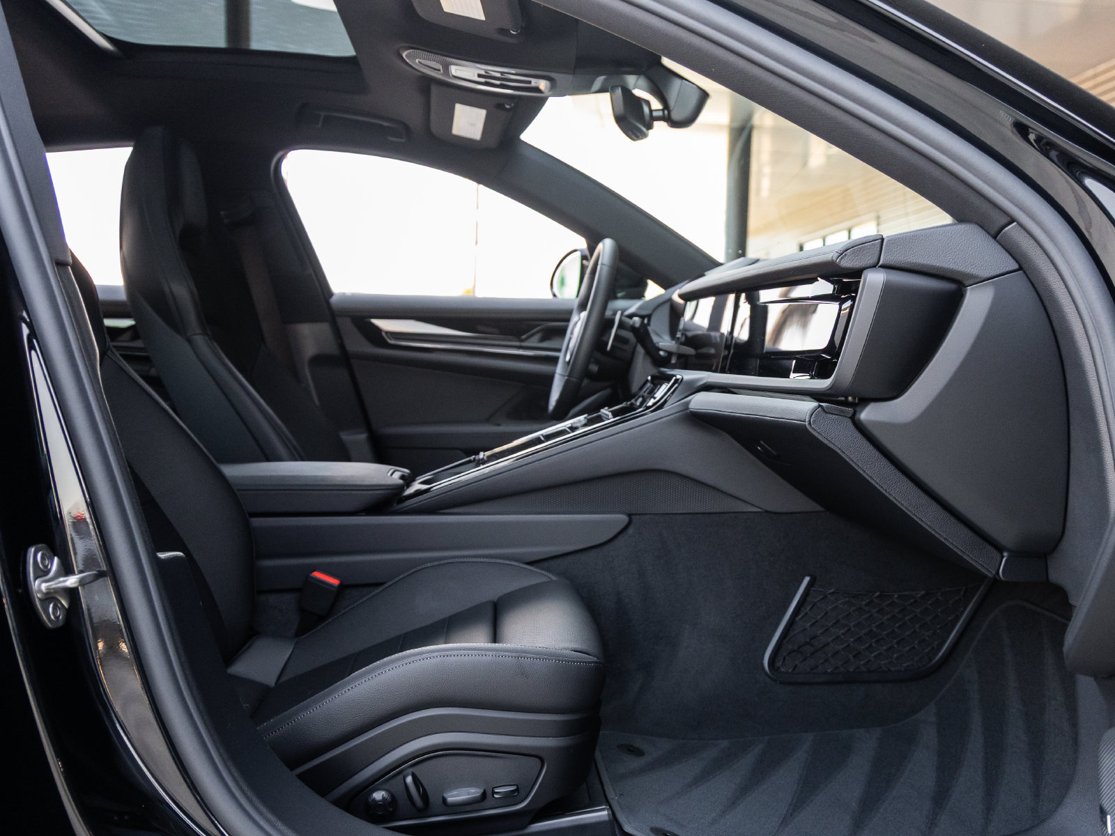 Certified 2026 Porsche Panamera 4 AWD/4WD image 40