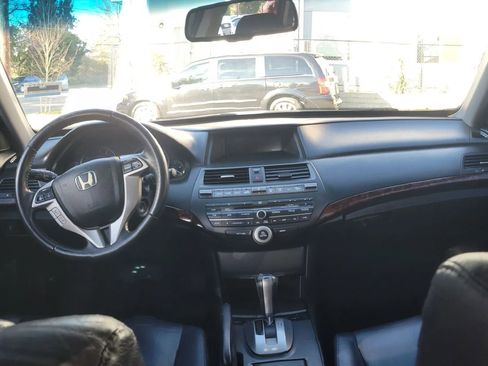 Used 2010 Honda Crosstour EX-L image 12