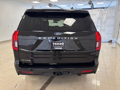 Certified 2025 Ford Expedition Active AWD/4WD image 4