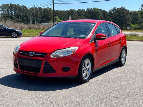 Used 2014 Ford Focus SE image 2