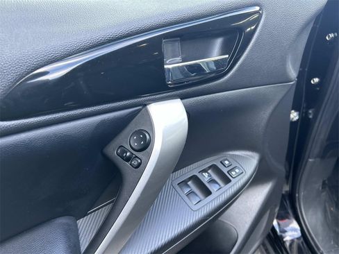 Used 2024 Mitsubishi Eclipse Cross SE image 19