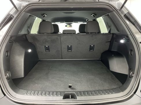 Certified 2025 GMC Terrain Elevation AWD/4WD image 27