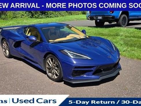 Used 2025 Chevrolet Corvette Stingray Premium Cpe w/ Z51 Performance Package RWD image 1