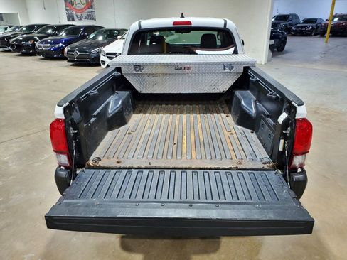 Used 2020 Toyota Tacoma SR RWD image 40