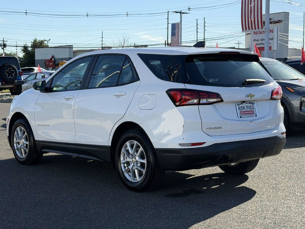 Used 2023 Chevrolet Equinox LS FWD image 6