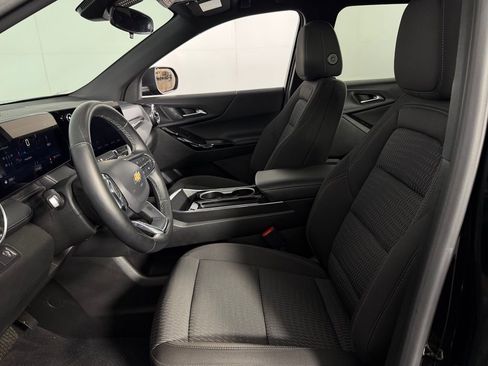 Used 2025 Chevrolet Equinox LT image 22