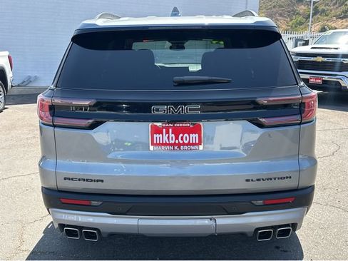 Used 2024 GMC Acadia Elevation w/ Luxury Package FWD image 12