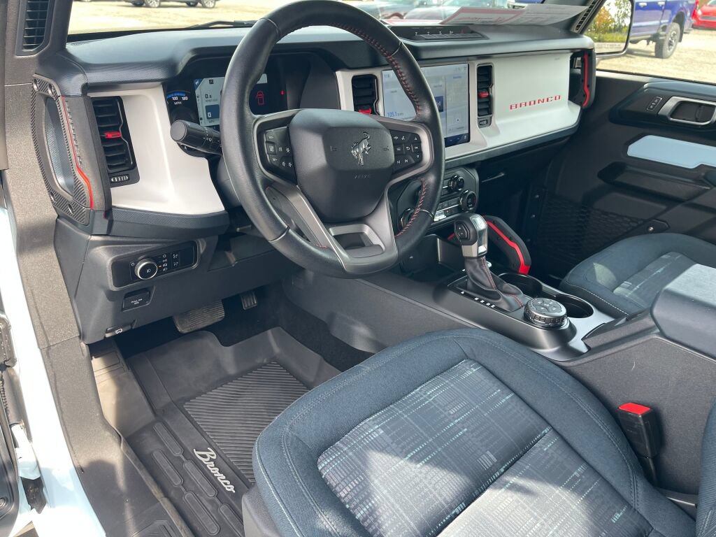 Certified 2024 Ford Bronco Heritage Edition AWD/4WD image 5