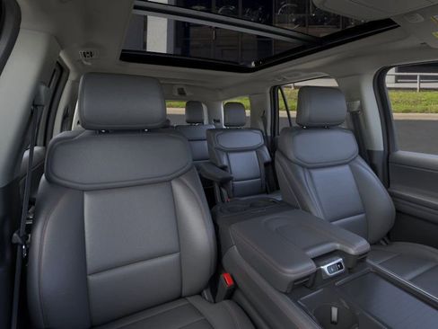 New 2026 Ford Expedition Active image 10