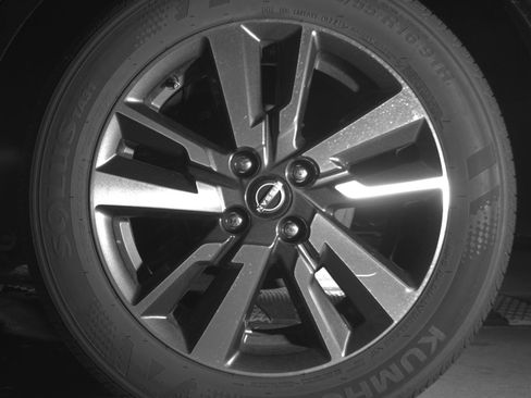 Used 2025 Nissan Versa SV image 14