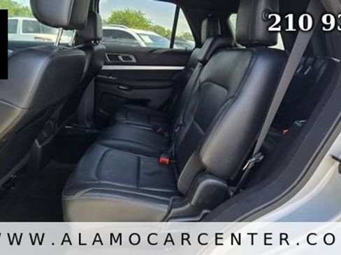 Used 2016 Ford Explorer XLT w/ Equipment Group 202A FWD image 30