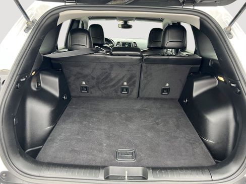 Used 2020 Jeep Cherokee Trailhawk image 22