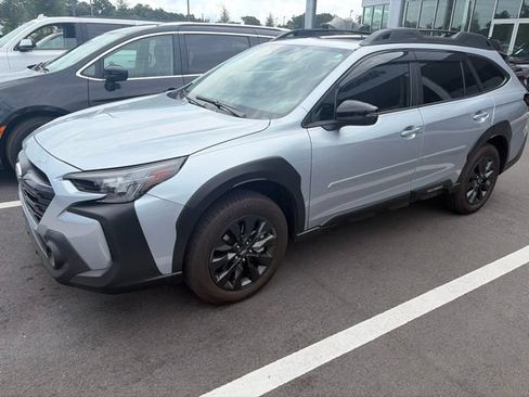 Used 2025 Subaru Outback Onyx Edition w/ Tech Package 3 AWD/4WD image 1
