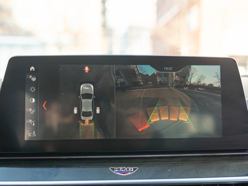 Used 2019 BMW 540i w/ M Sport Package image 32