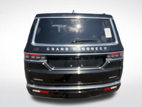 Used 2023 Jeep Grand Wagoneer Series II AWD/4WD image 4