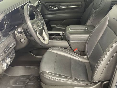 Used 2021 GMC Yukon Denali w/ Denali Premium Package image 17
