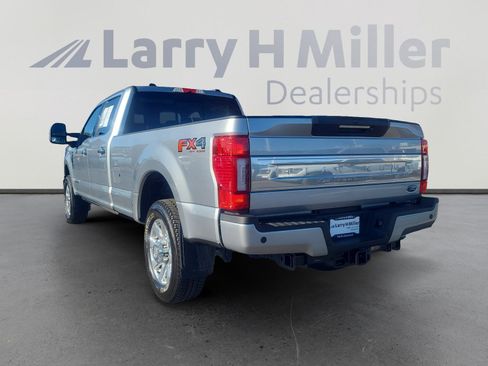 Used 2022 Ford F350 Platinum image 3