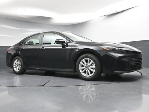Certified 2025 Toyota Camry LE w/ Convenience Package image 24