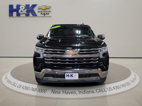 Used 2024 Chevrolet Silverado 1500 LTZ AWD/4WD image 2