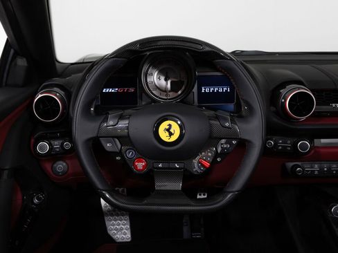 Used 2022 Ferrari 812 GTS image 33