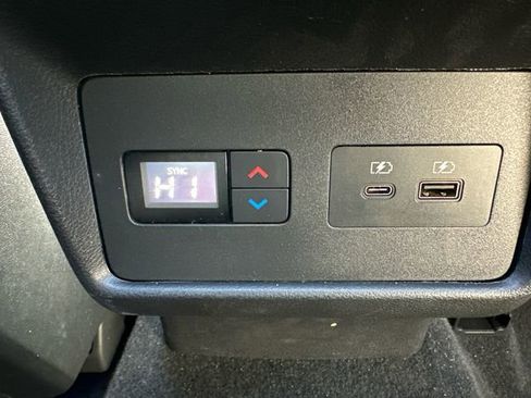 Used 2023 Nissan Rogue SL w/ SL Premium Package image 17