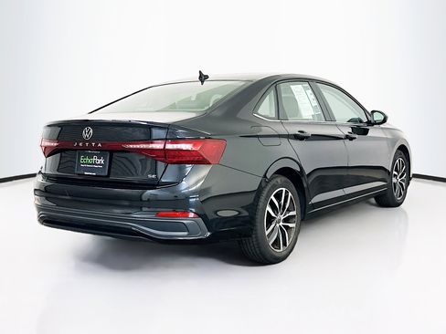 Used 2025 Volkswagen Jetta SE FWD image 9