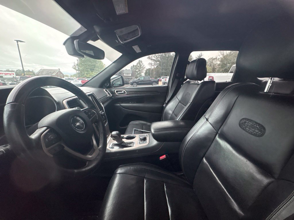 Used 2017 Jeep Grand Cherokee Overland AWD/4WD image 6