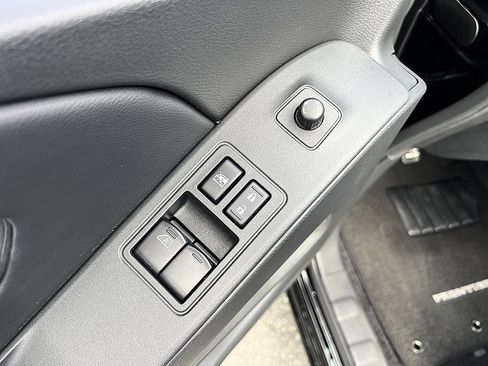 Certified 2025 Nissan Frontier SV image 20