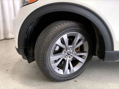 Used 2022 Ford Explorer XLT w/ Equipment Group 202A RWD image 20