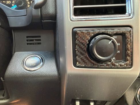 Used 2015 Ford F150 Platinum w/ Equipment Group 701A Luxury image 30