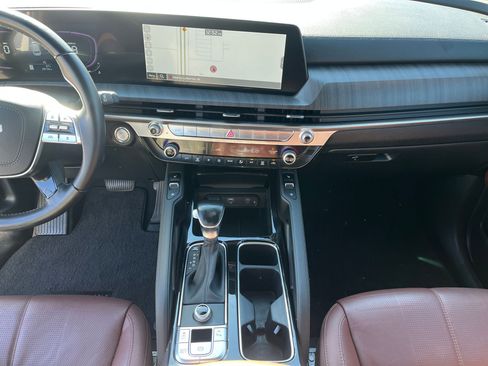 Used 2024 Kia Telluride EX w/ EX Captain's Chair Package image 38